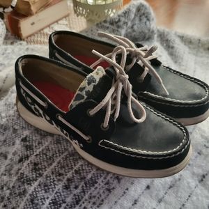 Sperry black with leopard print. Size 6 Good condition